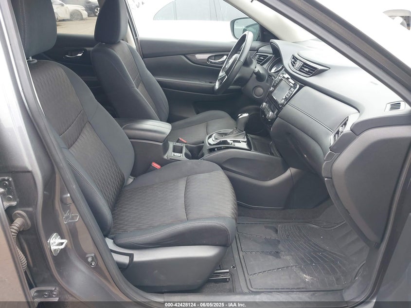 2017 NISSAN ROGUE VIN: 5N1AT2MT5HC884390