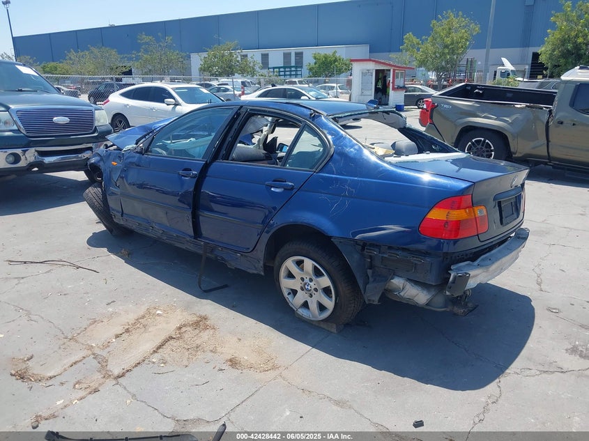 WBAAZ33435KW77417 2005 BMW 3ER photo no. 3