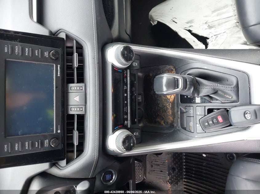 2020 TOYOTA RAV4 XLE PREMIUM - JTMC1RFV2LD059887