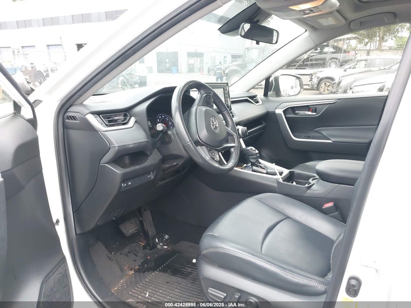 2020 TOYOTA RAV4 XLE PREMIUM - JTMC1RFV2LD059887