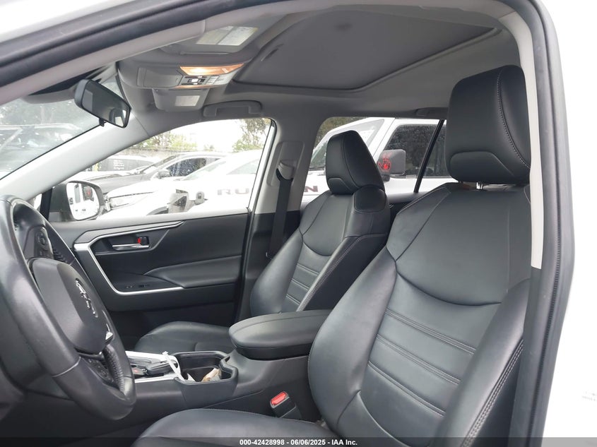 2020 TOYOTA RAV4 XLE PREMIUM - JTMC1RFV2LD059887