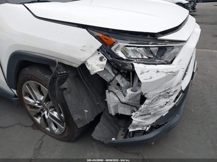 2020 TOYOTA RAV4 XLE PREMIUM - JTMC1RFV2LD059887