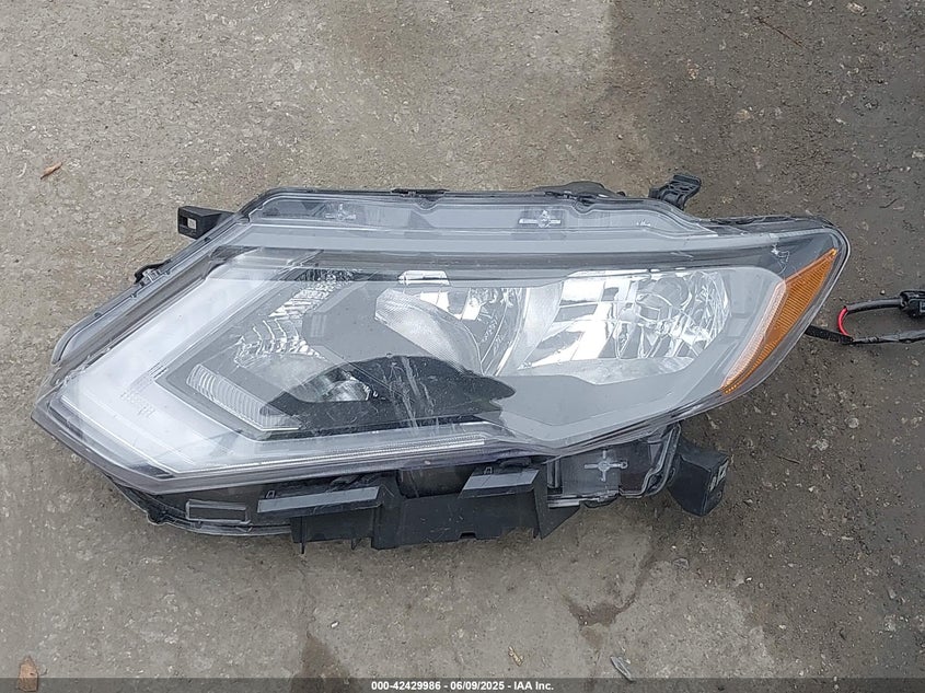 2018 NISSAN ROGUE SV - KNMAT2MT9JP500789