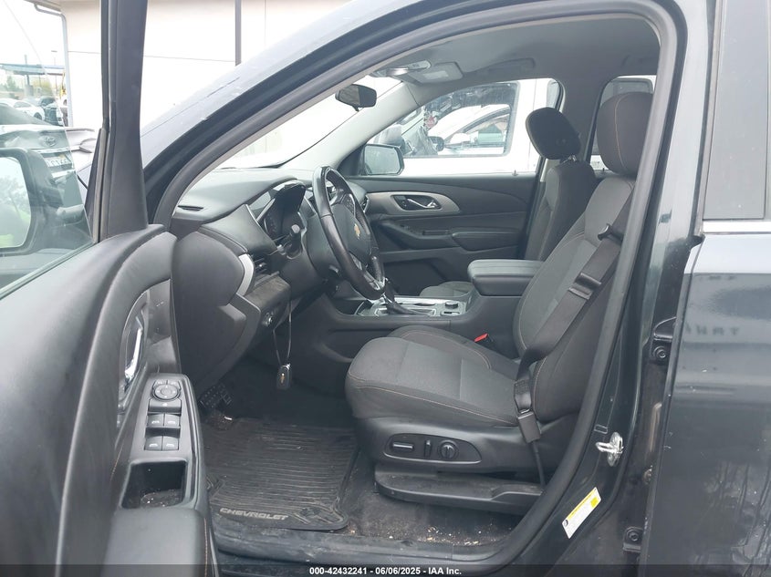 VIN 1GNERGKW2KJ248809 2019 CHEVROLET TRAVERSE LT