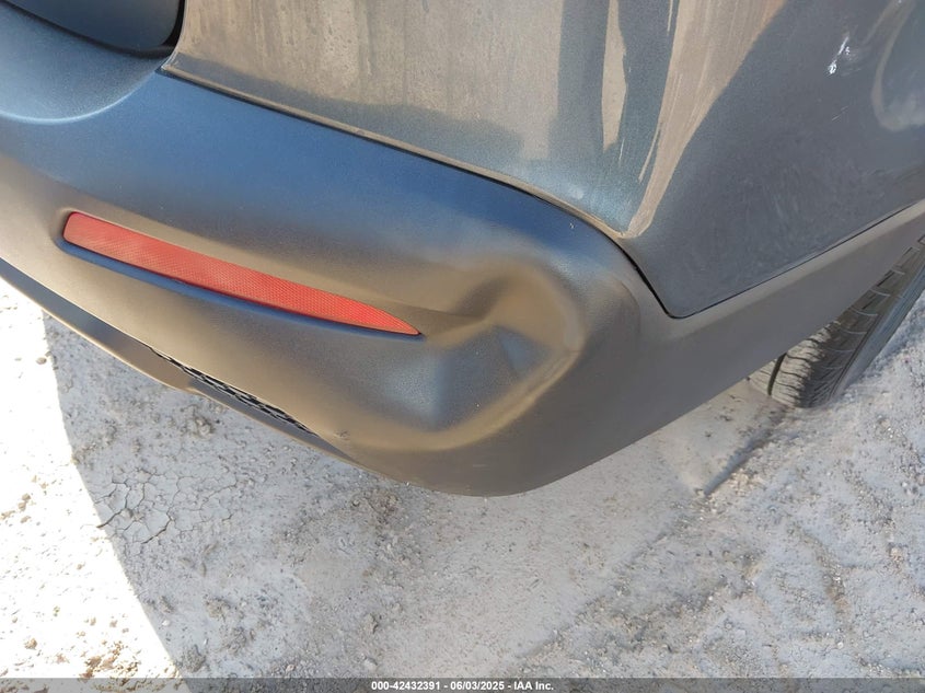 2011 Kia Sorento Lx VIN: 5XYKT3A14BG035954 Lot: 42432391