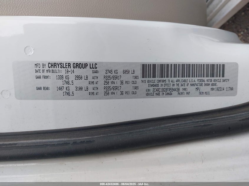 2015 CHRYSLER TOWN & COUNTRY VIN: 2C4RC1BG9FR594438