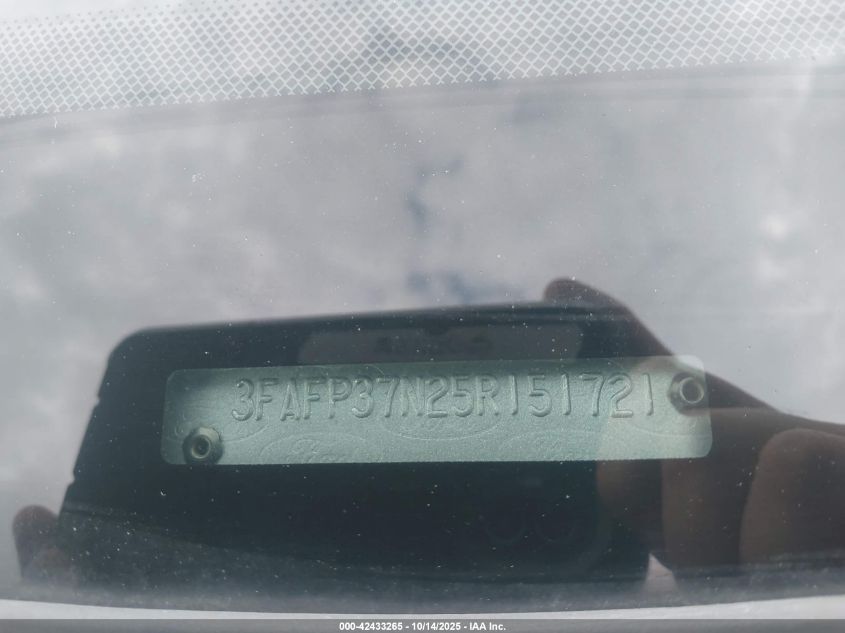 2005 Ford Focus Zx5 VIN: 3FAFP37N25R151721 Lot: 42433265