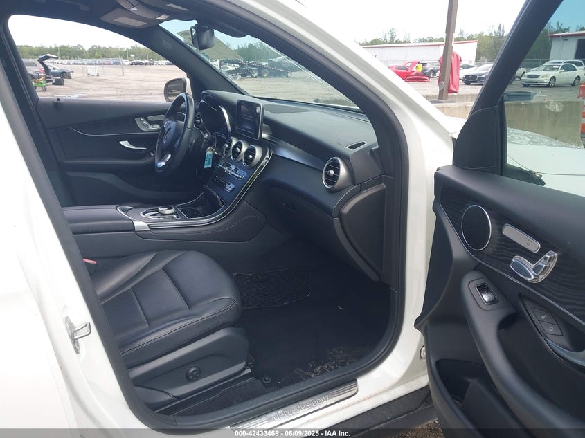 2017 MERCEDES-BENZ GLC 300 - WDC0G4JB3HV011053