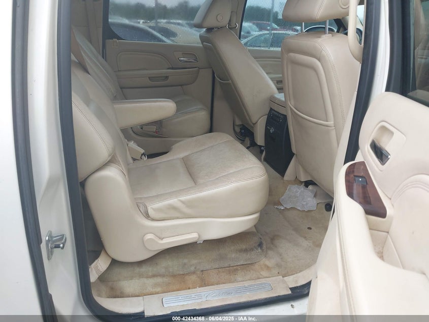 2007 CADILLAC ESCALADE ESV VIN: 1GYFK66827R224987