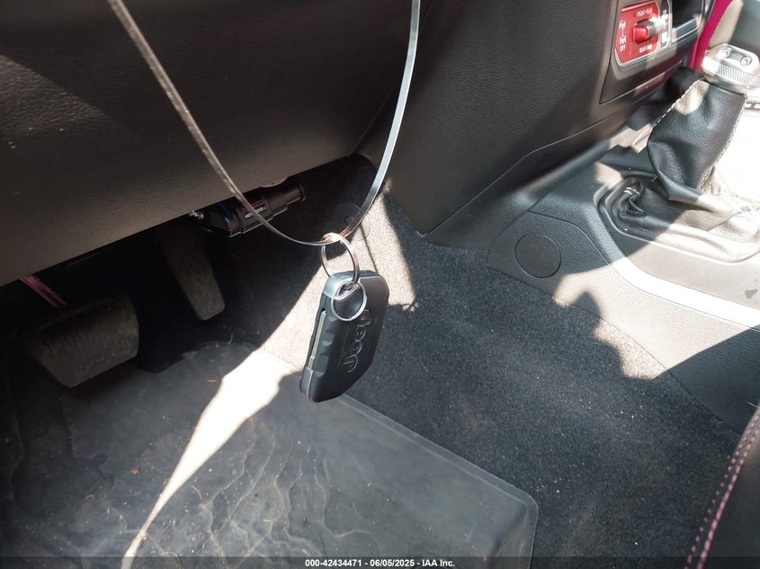 2021 JEEP WRANGLER UNLIMITED RUBICON 4X4 - 1C4JJXFG3MW842901