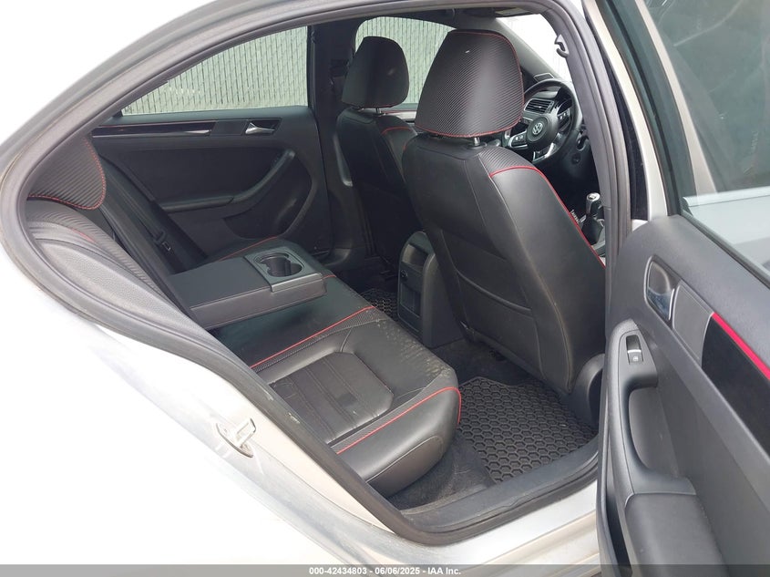2015 VOLKSWAGEN JETTA VIN: 3VW5S7AJ5FM262325