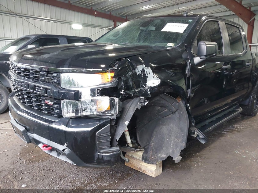 2021 CHEVROLET SILVERADO 1500 4WD  SHORT BED CUSTOM TRAIL BOSS - 1GCPYCEFXMZ435003