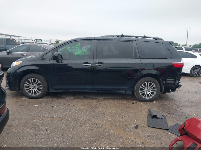 2019 TOYOTA SIENNA XLE 8 PASSENGER - 5TDYZ3DC2KS977512