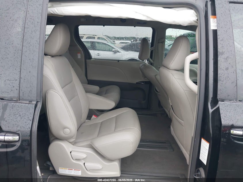 2019 TOYOTA SIENNA XLE 8 PASSENGER - 5TDYZ3DC2KS977512