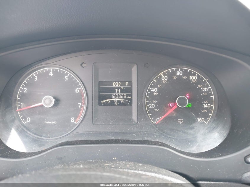 2011 VOLKSWAGEN JETTA VIN: 3VWDZ7AJ1BM352119