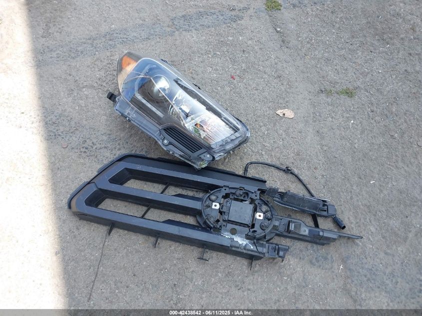 2019 Toyota Tacoma Sr5 V6 VIN: 3TMAZ5CN1KM090953 Lot: 42438542