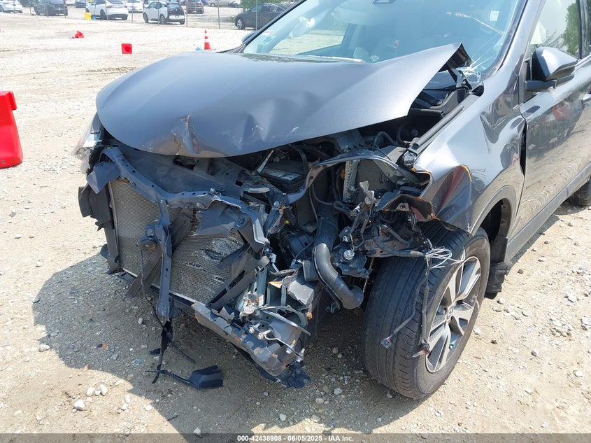 2018 TOYOTA RAV4 VIN: JTMRFREV6JJ232371