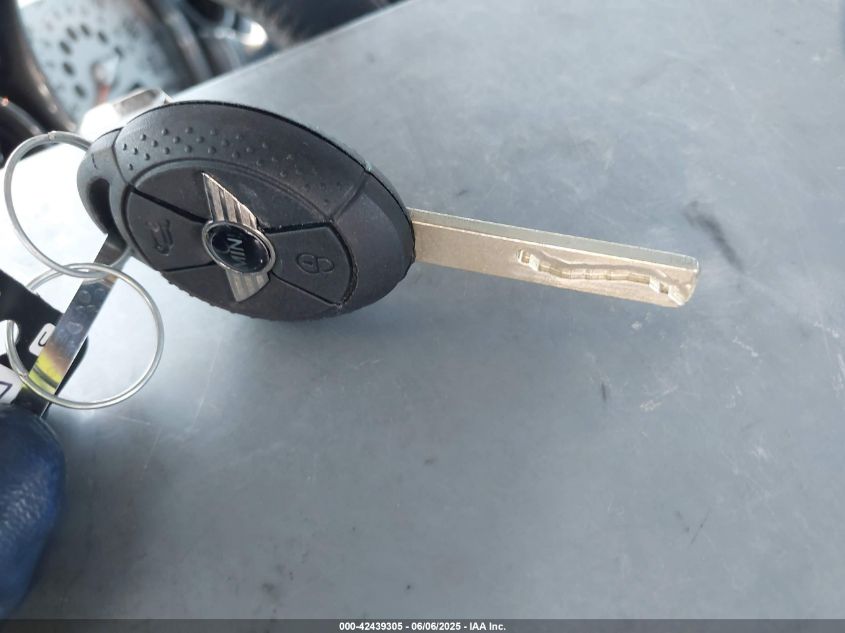 2006 Mini Cooper VIN: WMWRC33536TJ76102 Lot: 42439305