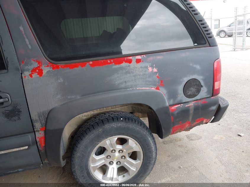 2002 Chevrolet Suburban K1500 VIN: 1GNFK16T92J132984 Lot: 42439952