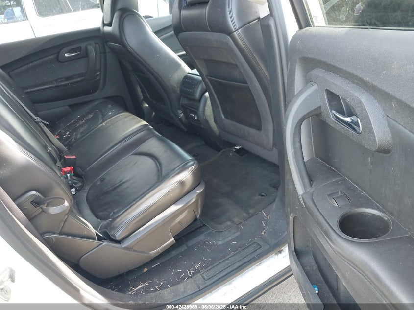 2010 CHEVROLET TRAVERSE VIN: 1GNLVGED6AS120739