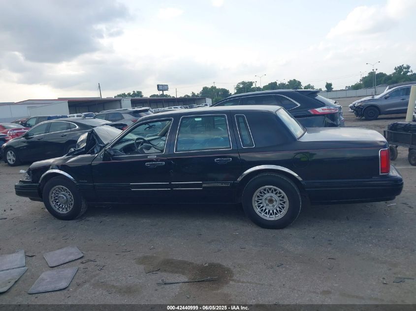 1997 Lincoln Town Car Executive VIN: 1LNLM81W5VY660428 Lot: 42440999