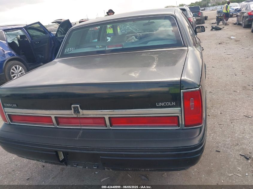 1997 Lincoln Town Car Executive VIN: 1LNLM81W5VY660428 Lot: 42440999