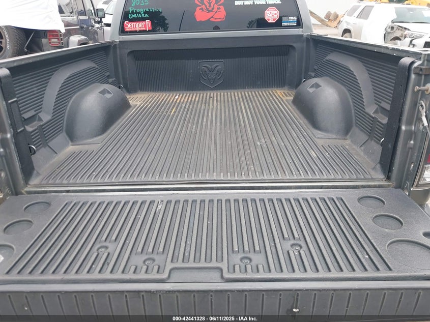 2008 Dodge Ram 1500 St/Sxt VIN: 1D7HA18K18J233943 Lot: 42441328