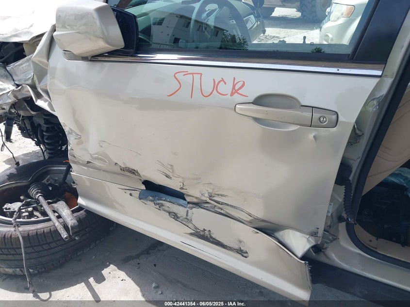 2008 CADILLAC SRX VIN: 1GYEE437180137316