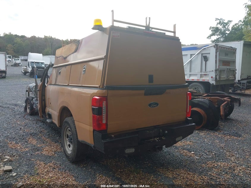 1FT8W3AA3PEC72730 2023 FORD F350 photo no. 3