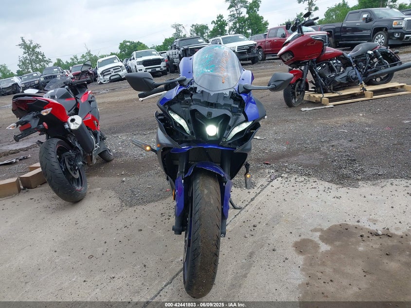 VIN JYARM38E8RA013918 2024 YAMAHA YZFR7