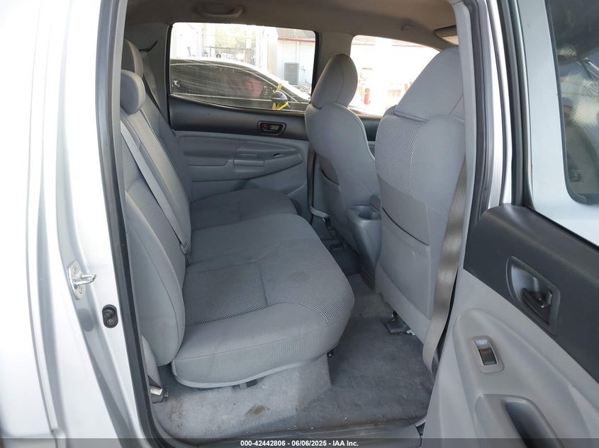 2011 Toyota Tacoma Prerunner V6 VIN: 5TFJU4GN6BX011127 Lot: 42442806