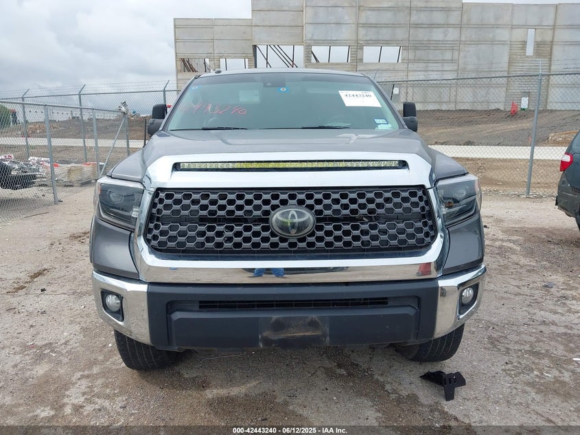 2018 TOYOTA TUNDRA SR5 5.7L V8 - 5TFDY5F16JX689493