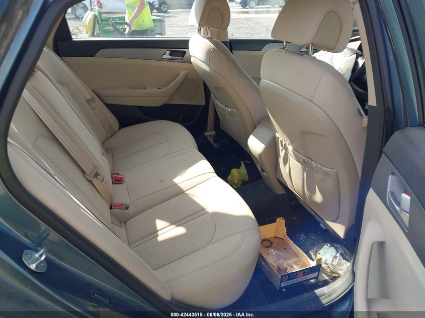 2016 HYUNDAI SONATA VIN: 5NPE24AF9GH335667