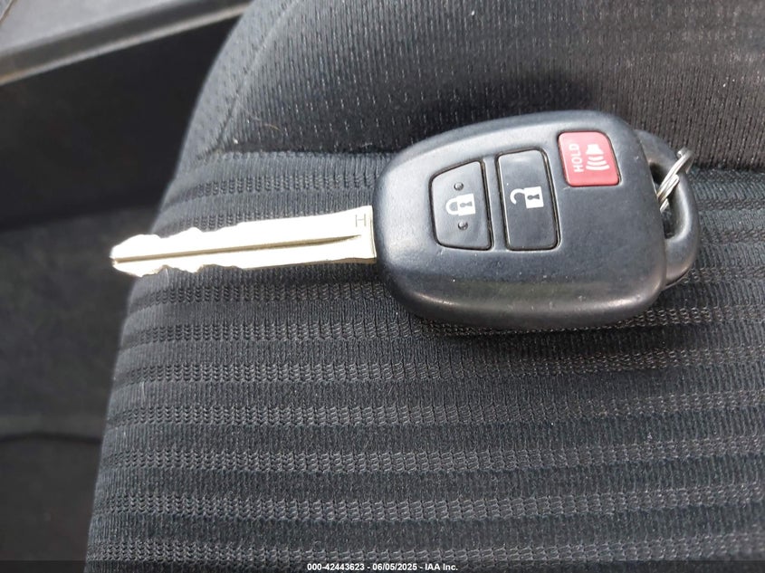 2014 TOYOTA RAV4 XLE - 2T3RFREV1EW183250