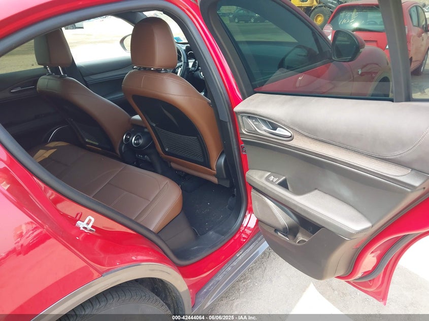 2022 ALFA ROMEO STELVIO VIN: ZASPAKBN5N7D32683