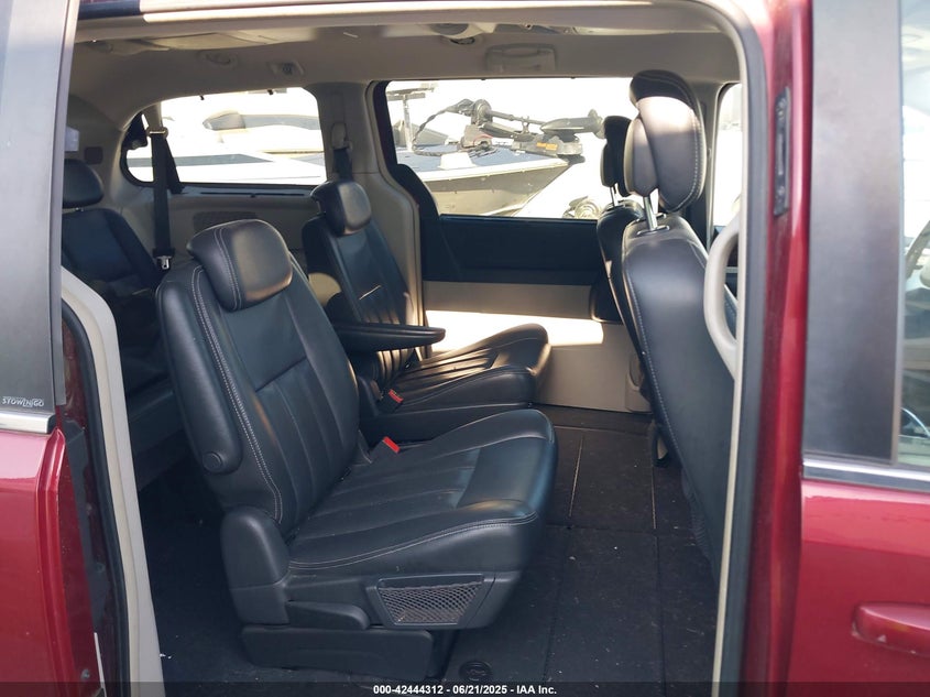 2010 CHRYSLER TOWN & COUNTRY VIN: 2A4RR8DX9AR334161