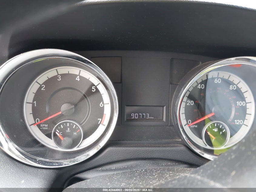 2011 DODGE GRAND CARAVAN VIN: 2D4RN4DG9BR606867