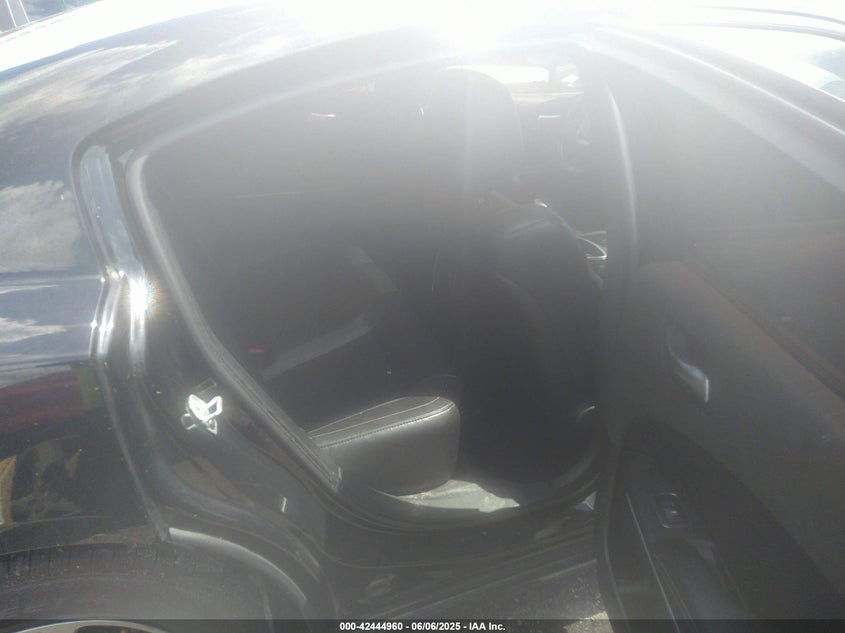 VIN 2C3CDXBG2KH709259 2019 DODGE CHARGER SXT RWD