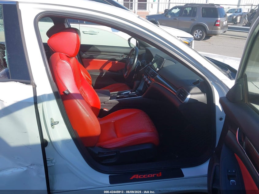 2019 HONDA ACCORD VIN: 1HGCV1F32KA019220