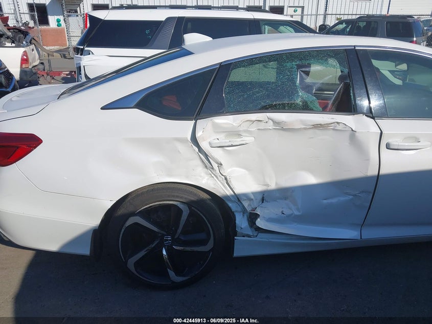 2019 HONDA ACCORD VIN: 1HGCV1F32KA019220