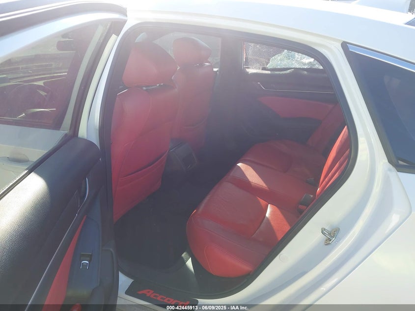 2019 HONDA ACCORD VIN: 1HGCV1F32KA019220