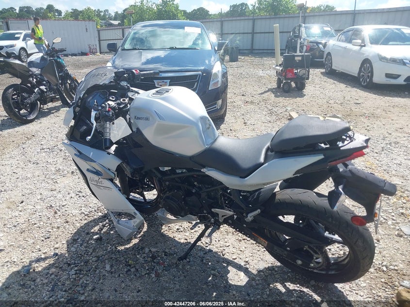 VIN ML5EXGH1XSDA41624 2025 KAWASAKI EX500 H