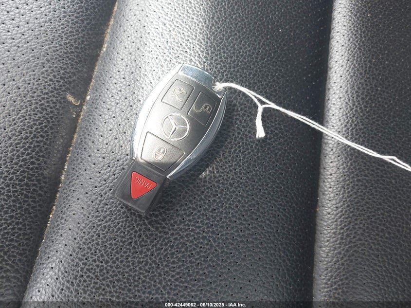 2013 MERCEDES-BENZ C 250 LUXURY/SPORT - WDDGF4HB4DR275839