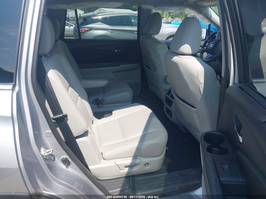 2019 HONDA PILOT VIN: 5FNYF6H08KB025449