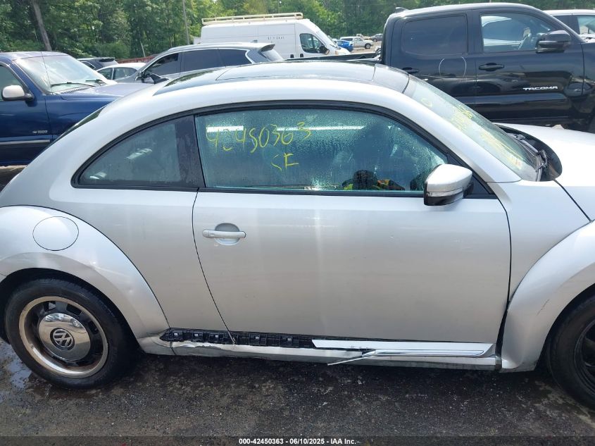 2013 Volkswagen Beetle 2.5L VIN: 3VWJX7AT5DM654445 Lot: 42450363
