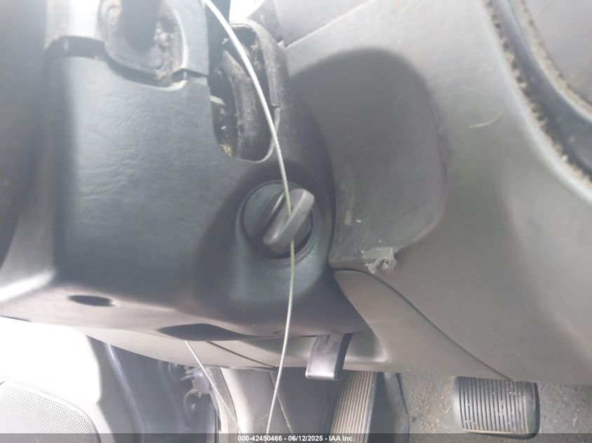 2003 Ford Escape Xls VIN: 1FMYU021X3KA51622 Lot: 42450466