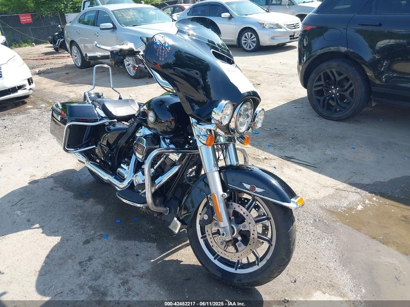 VIN 1HD1FMC13JB652789 2018 HARLEY-DAVIDSON FLHTP POLICE ELECTRA GLIDE