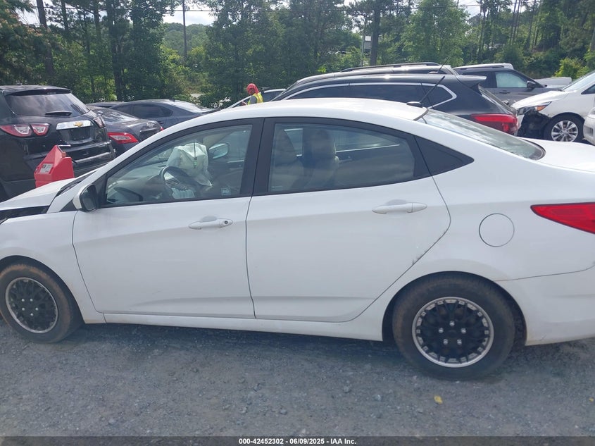 KMHCT4AE2HU332883 2017 HYUNDAI ACCENT photo no. 14