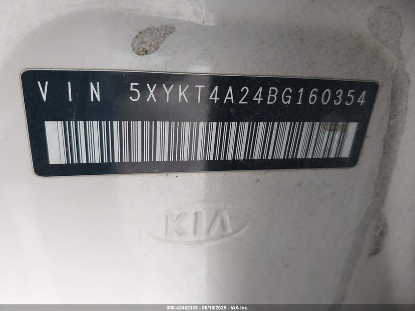 2011 KIA SORENTO VIN: 5XYKT4A24BG160354