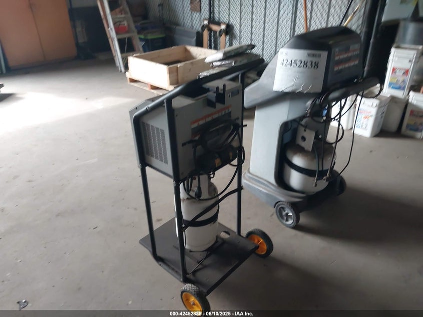 2000 2 SNAP ON A/C MACHINES  